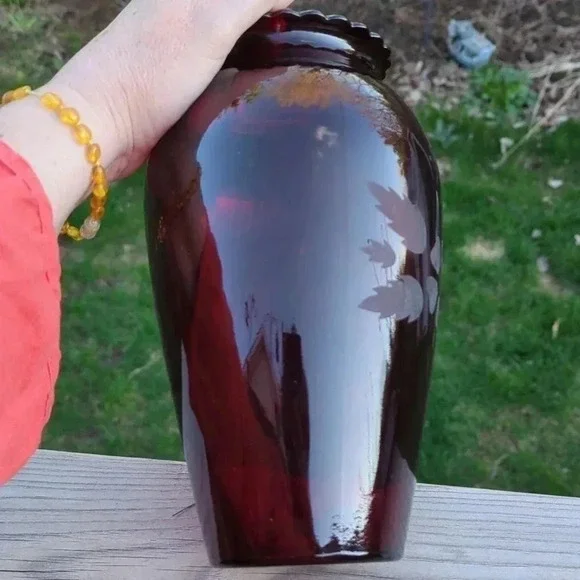 Ruby  Red Vase - Picture 5 of 9